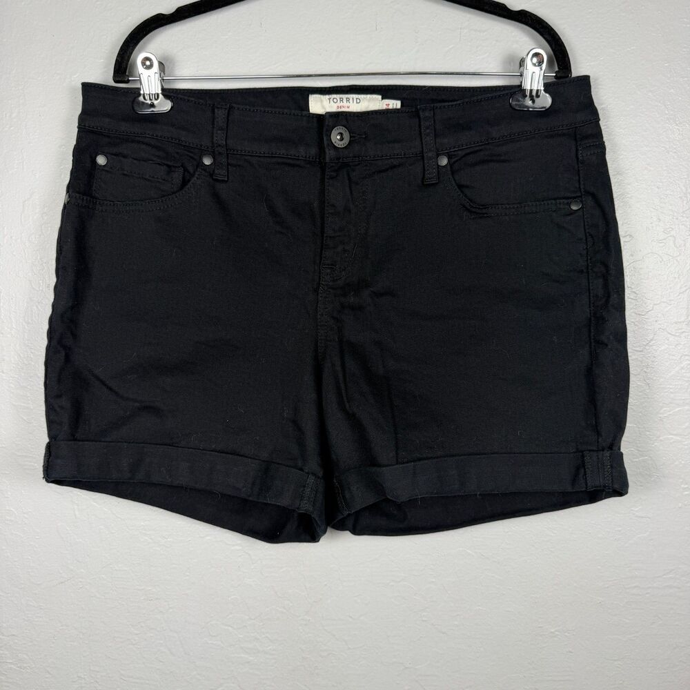 Torrid Denim Womens 14 Black Cuffed Denim Shorts Stretch 5 Pocket Plus Size